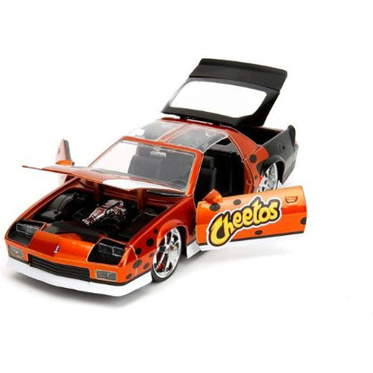 Jada Toys Cheetos 1:24 1985 Chevy Camaro Z28 Die-Cast Car & 2.75" Chester Cheetah Figure, Orange